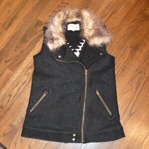 Cute "Thread Supply" Trendy Zip up Vest Faux Fur Collar Large Aztec Design